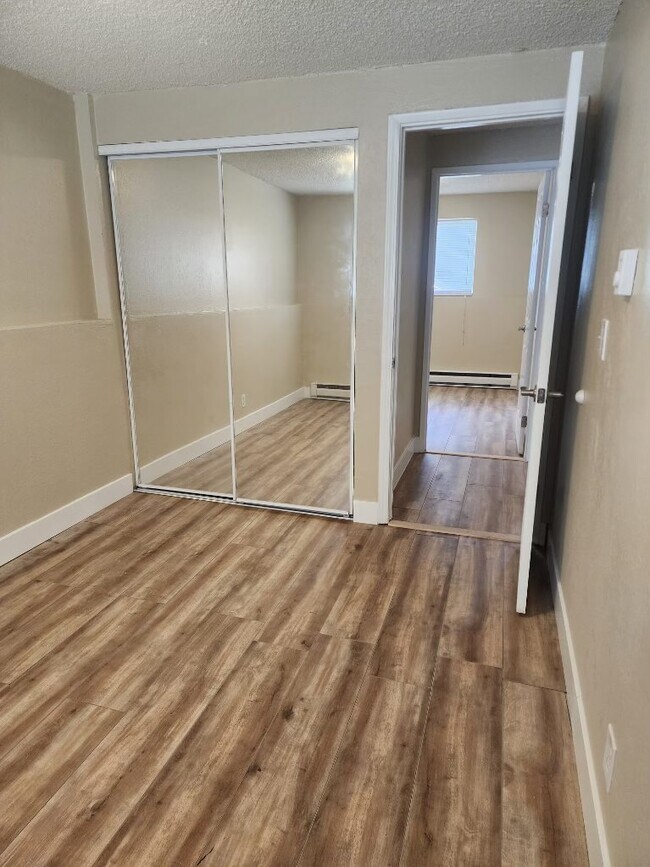 Foto del edificio - 2808 E Everett Ave