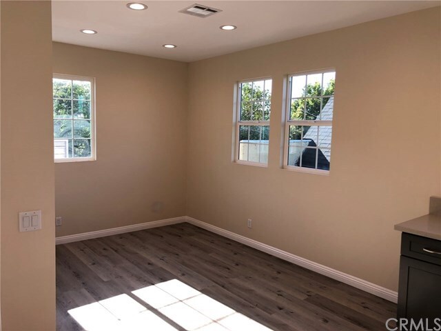 Foto del edificio - 1243 S Kenmore Ave