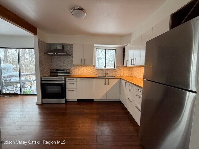 Foto del edificio - 259 Village Ct