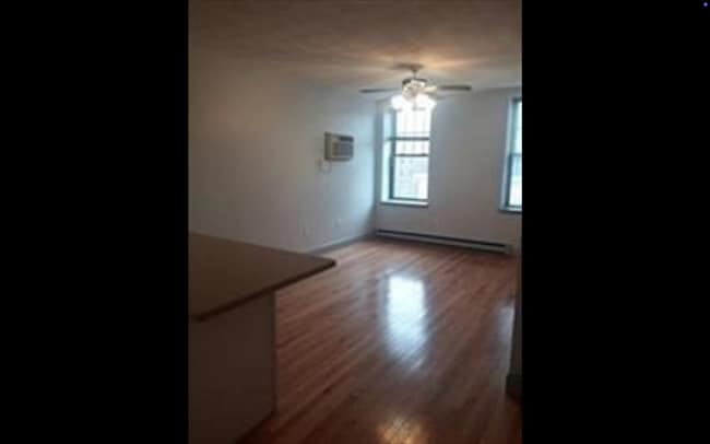 Building Photo - 71 Frankfort St