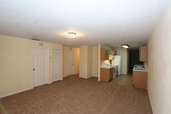 Building Photo - Charming 3-Bedroom Duplex in  St. Cloud
