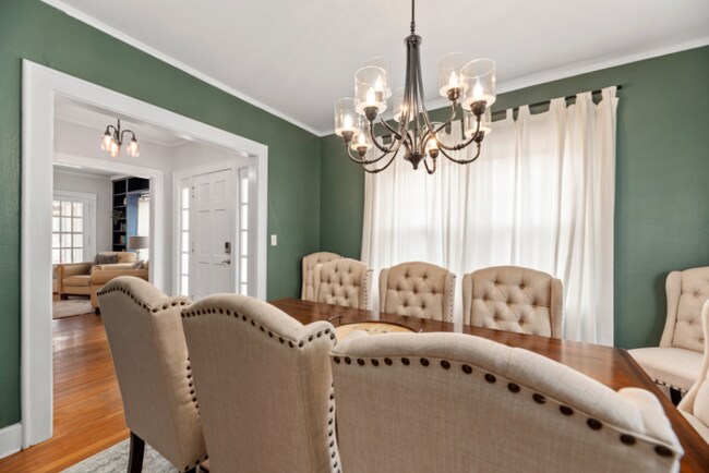 Building Photo - 425 N Bluff St