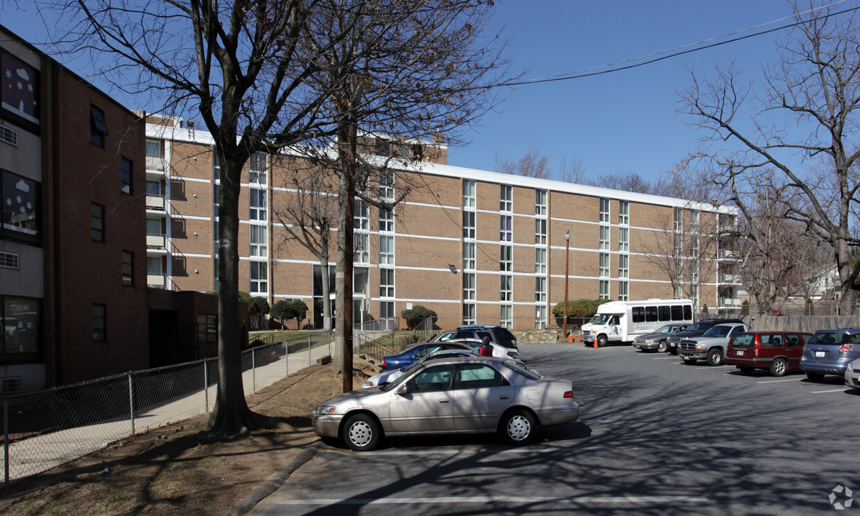 Primary Photo - Green Valley Apartments