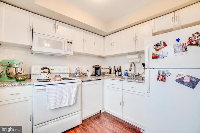 Foto del edificio - 3310 S 28th St