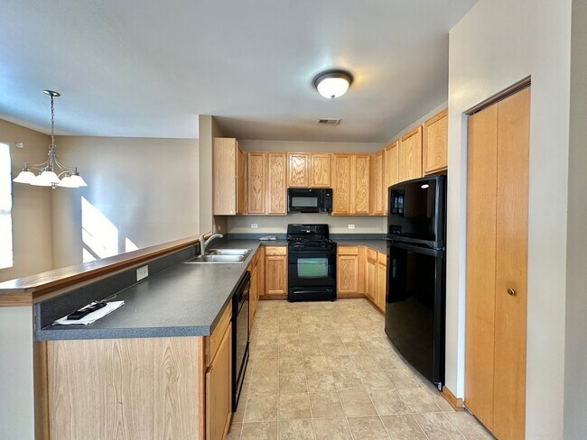 Building Photo - 5106 Edgewater Ct