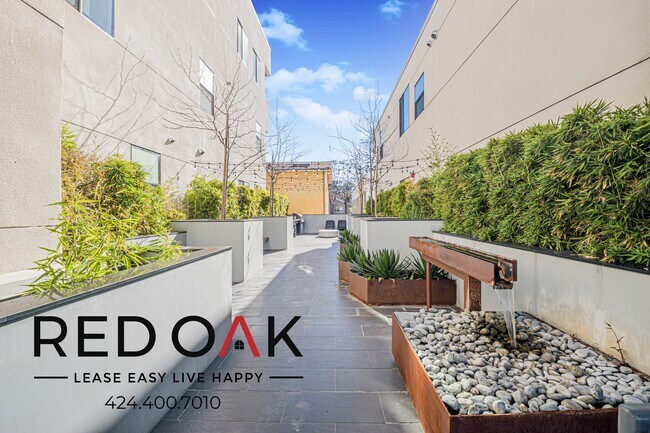 Foto del edificio - 2409 Griffith Park Blvd