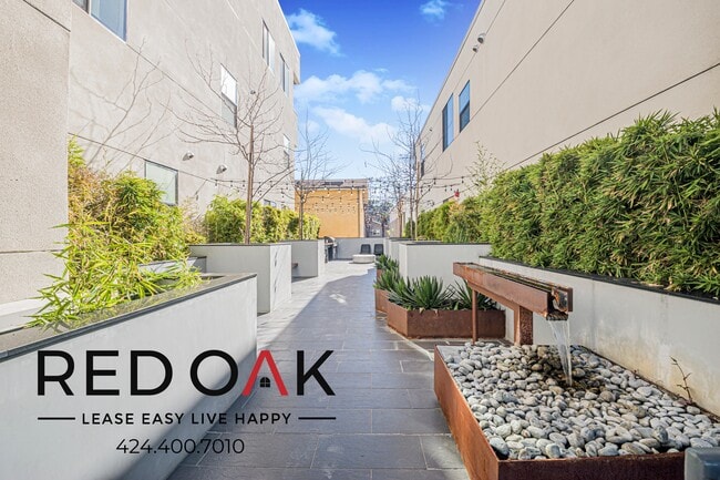 Building Photo - 2409 Griffith Park Blvd