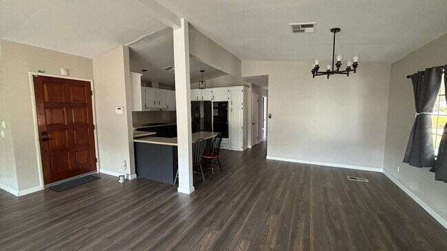 Building Photo - Beautifully remodeled Two Bedroom Two Bath...