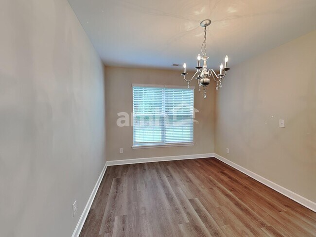 Foto del edificio - 1701 Moss Creek Dr