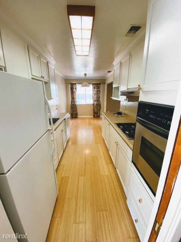 Building Photo - 3 br, 1 bath House - 2323 Temple Dr