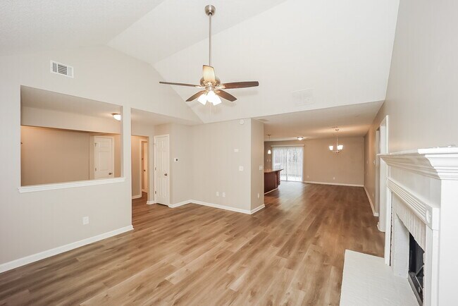 Foto del edificio - 2061 Poplar Rd