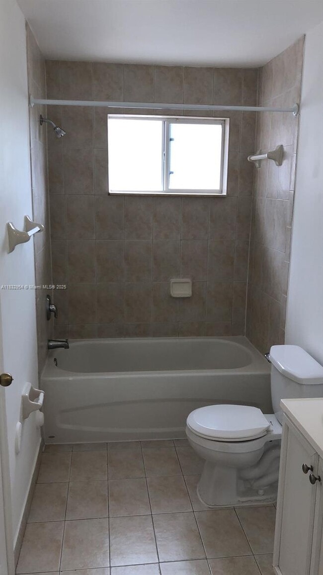 Foto del edificio - 3015 NW 132nd Terrace