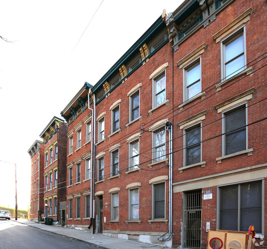Building Photo - 521 Dandridge St