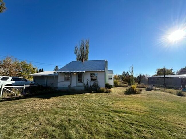 Foto del edificio - Charming 4 Bedroom Home!