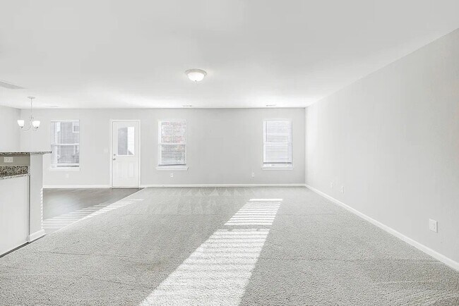 Building Photo - 1052 Autumn Crest Dr