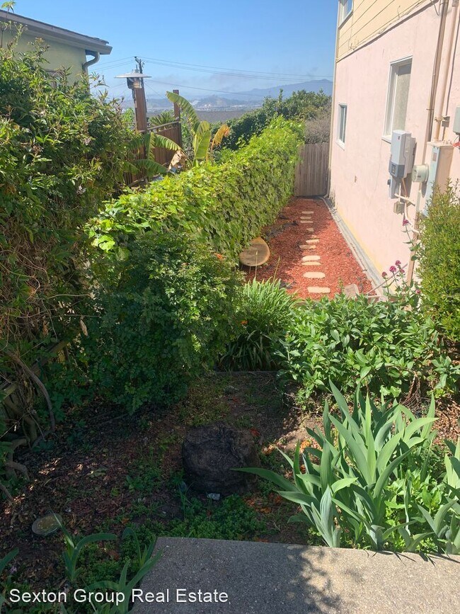 Foto del edificio - Studio, 1 bath House - 2415 Mira Vista Dr ...