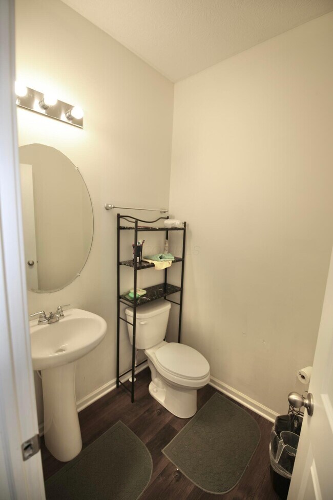 Building Photo - 216 Old Bay Dr