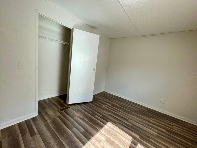 Foto del edificio - 6328 Eugene Acres Ln