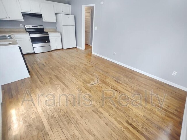 Building Photo - 1259 N Lea Ct SE
