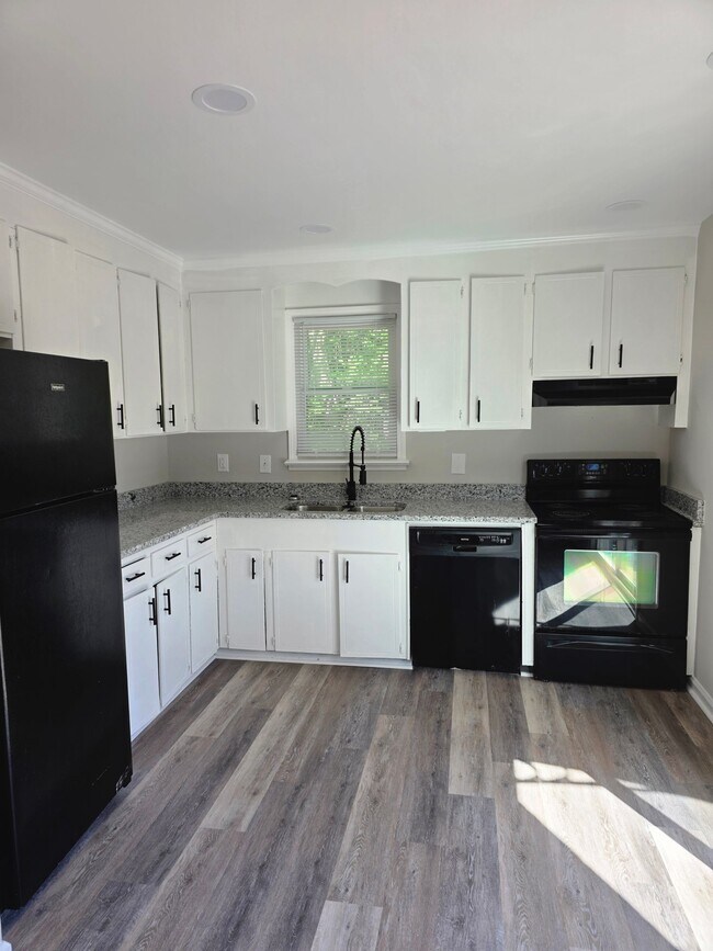 Foto del edificio - 6809 Valleybrook Dr