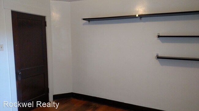 Building Photo - 3 br, 1 bath House - 914 Kennebec Street