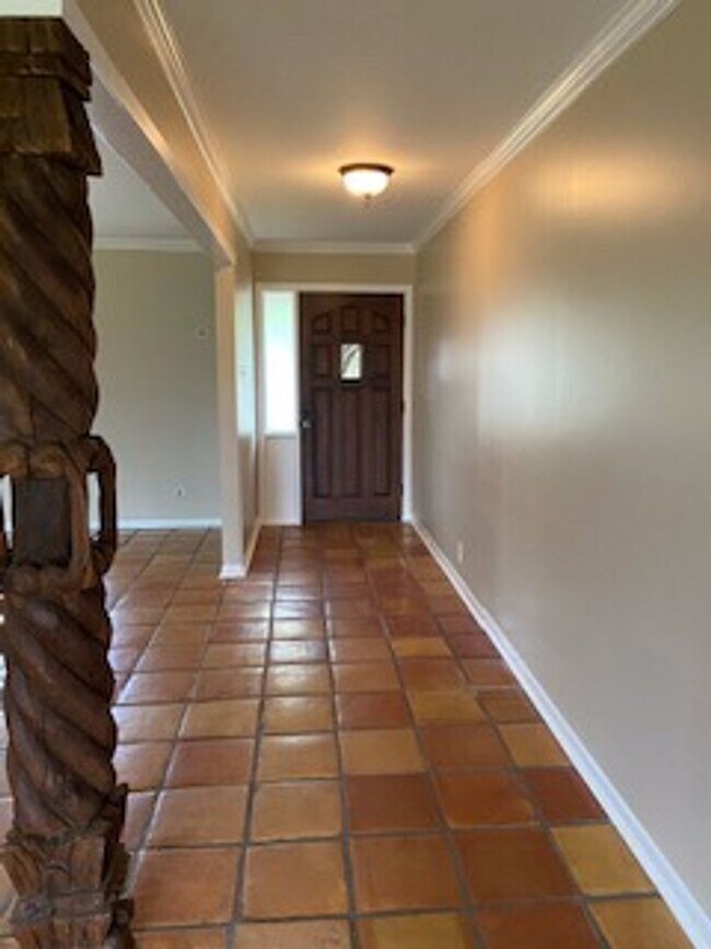 Foto del edificio - 2250 Greenbriar Drive