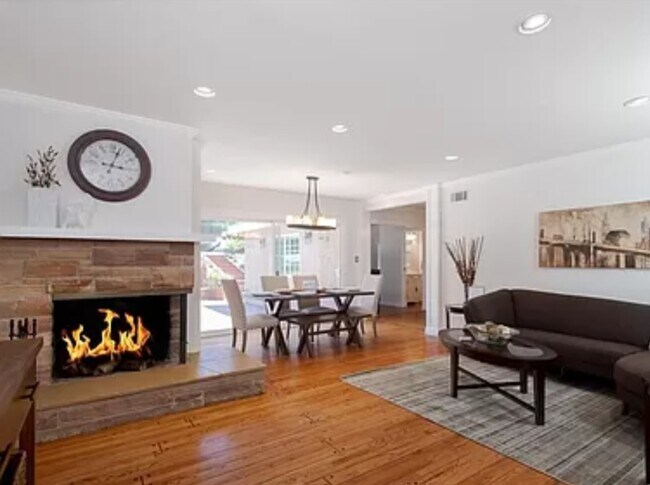 Foto del edificio - 22812 Crespi St