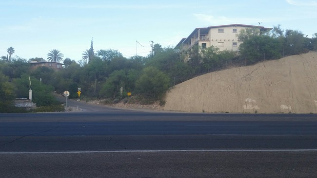 Foto del edificio - Catalina Foothills Lodge Apartments