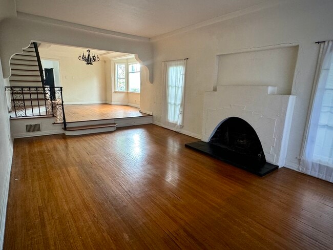 Foto del edificio - 925 Westmount Dr
