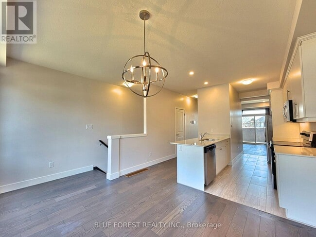 Building Photo - 2112 Meadowgate Blvd