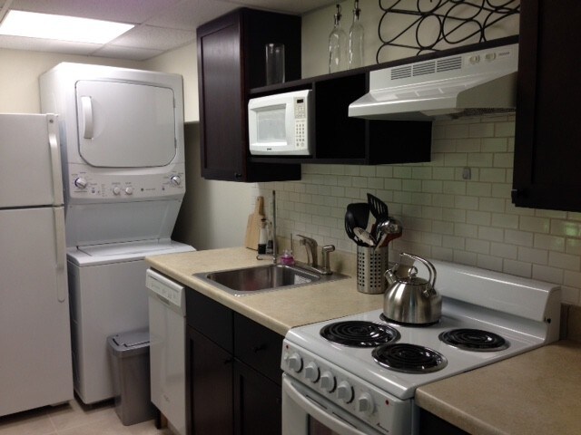 Full kitchen - 5214 Westwood Dr