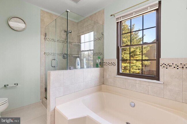 Foto del edificio - 3939 Tallow Tree Pl