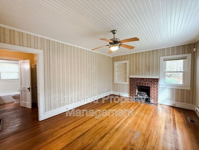 Foto del edificio - 352 Tc Jones Rd