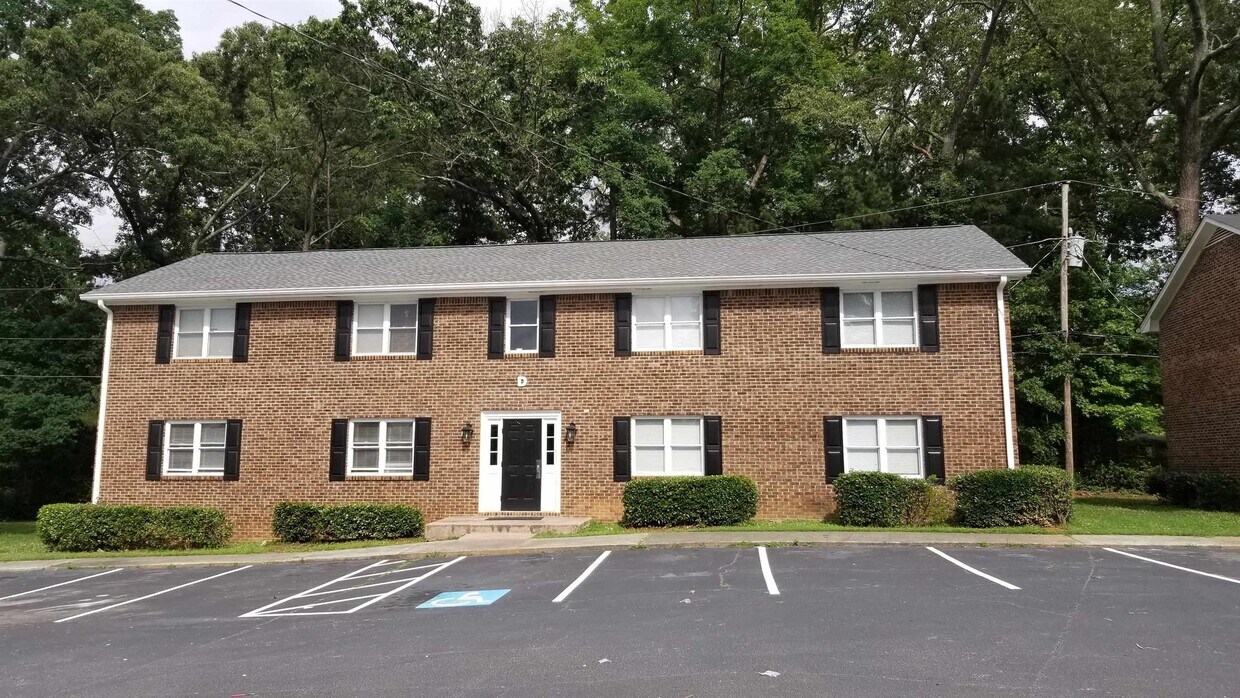 373 Stone Mountain St Unit D3, Lawrenceville, GA 30046 Room for Rent