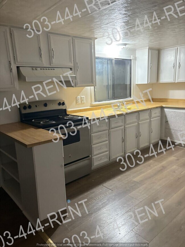 Building Photo - Move In Special $500.00 off next month rent  3 Bedroom Mobile Home in Thornton!