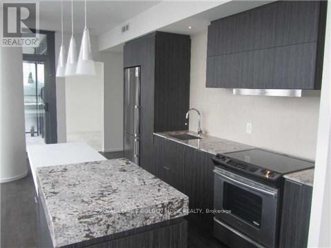 Building Photo - 101 Charles St E