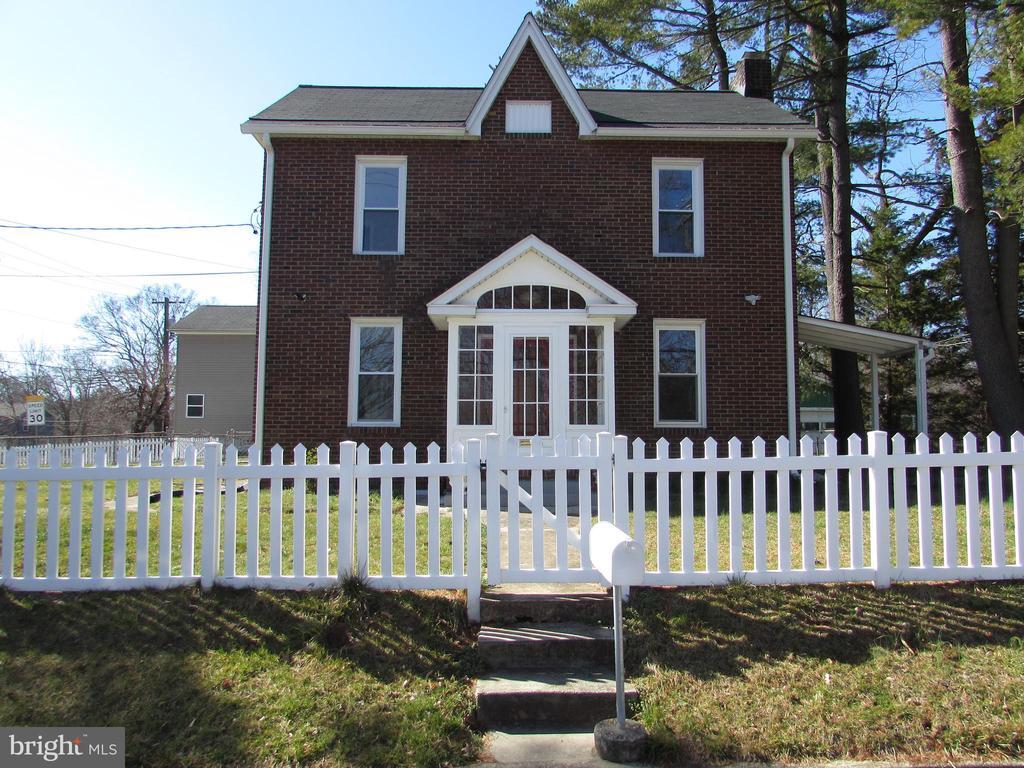 Primary Photo - 8700 Maple Ave