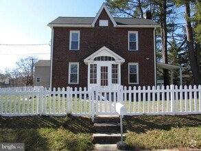 Building Photo - 8700 Maple Ave