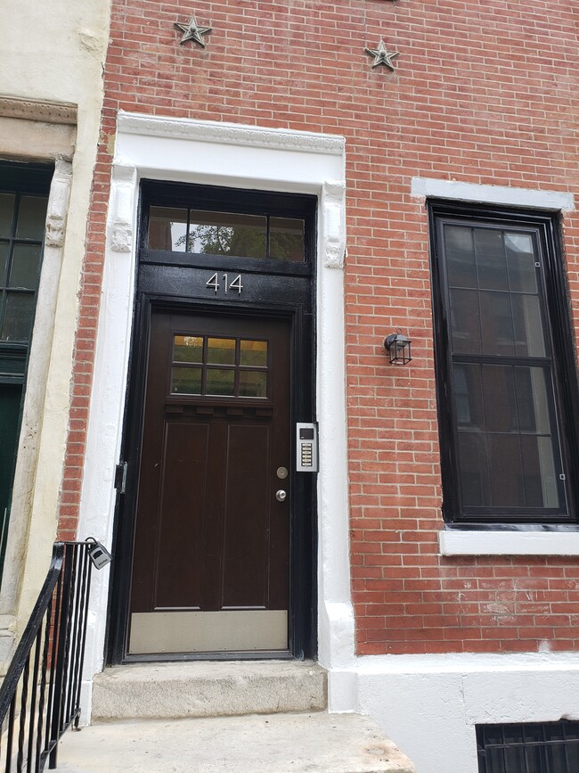 Building Photo - 414 S 15th St