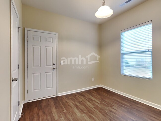 Building Photo - 251 Old Carolina Dr