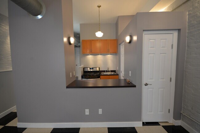 Building Photo - 1115 W Pike St