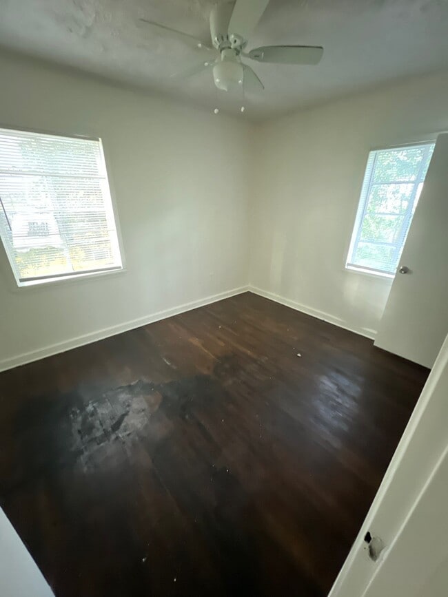 Building Photo - 709 Verdemont Dr
