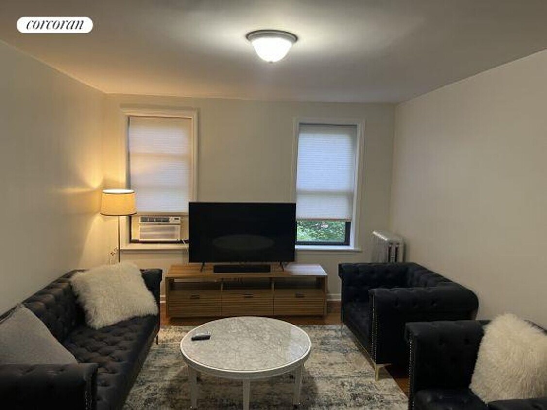 Primary Photo - 1326 Riverside Dr