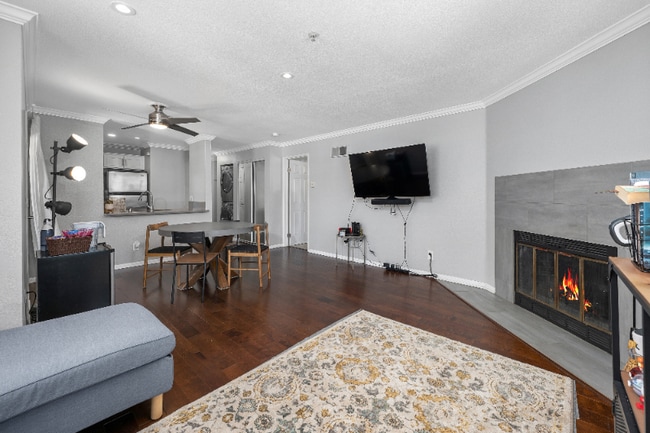 Building Photo - 3550 Lebon Dr