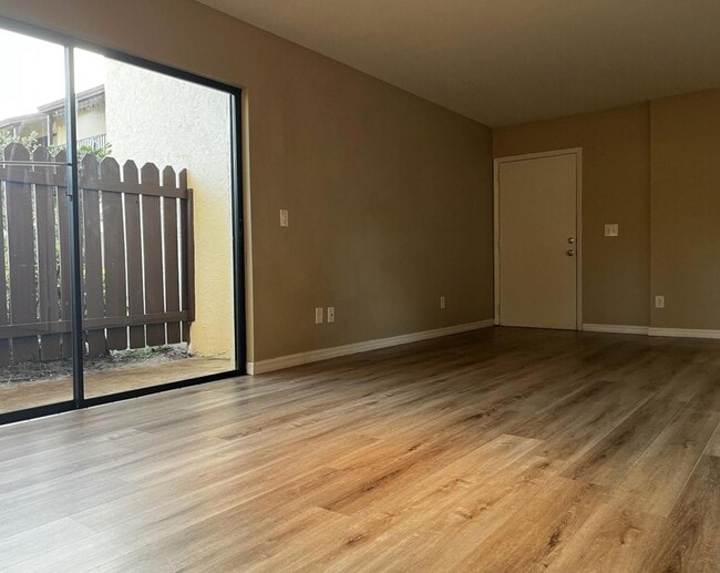 Building Photo - 2050 Oleander Blvd
