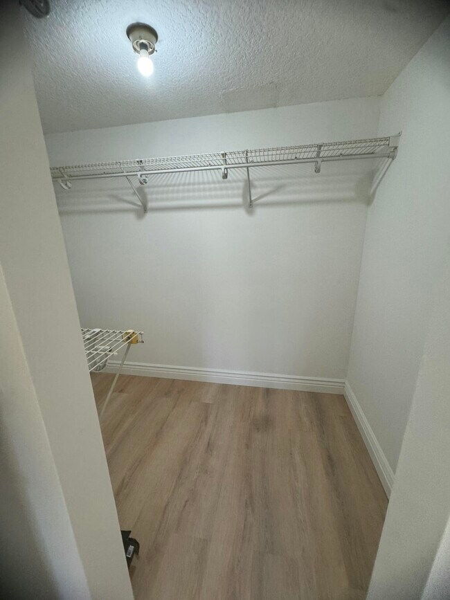 Foto del edificio - 2965 SW 22nd Ave