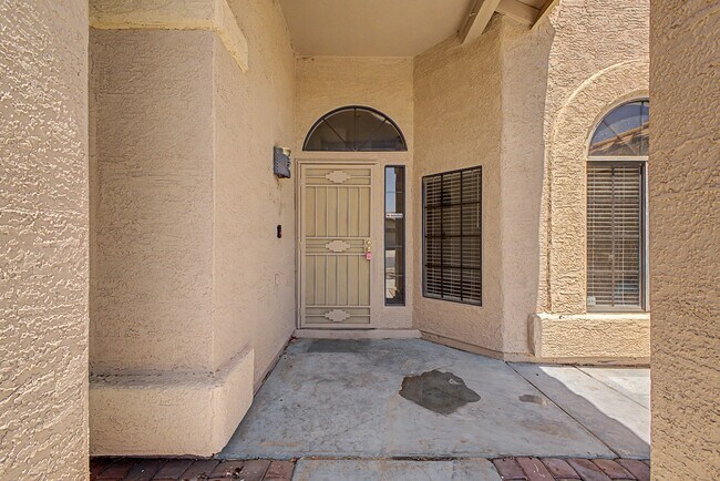 Foto del edificio - 3103 N Meadow Ln