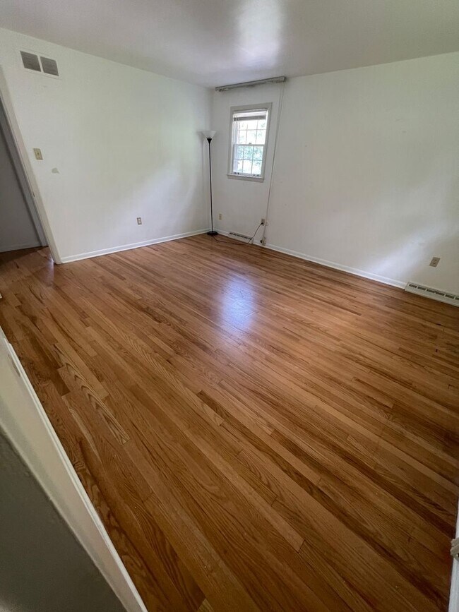 Foto del edificio - 3BR Ranch House for Rent in Upper St. Clai...