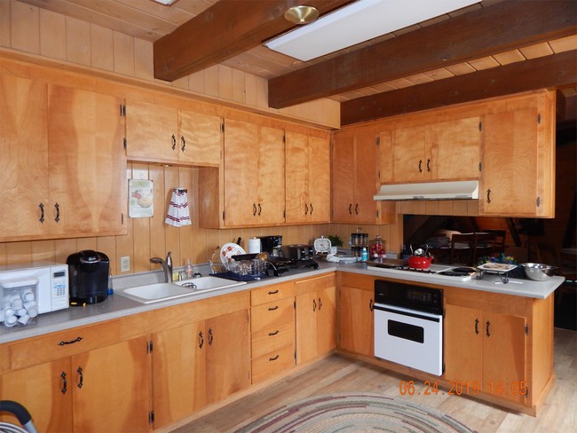Building Photo - 1787 Pine Dr