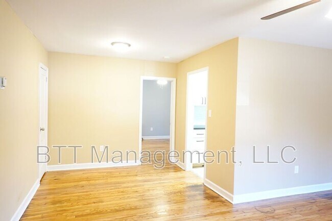 Foto del edificio - 8716 Plymouth St